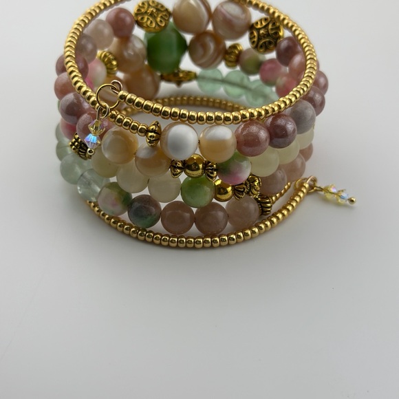 🌸✨ Pastel Dreams – 5 Coil Memory Wire Bracelet ✨🌸 - Picture 6 of 10